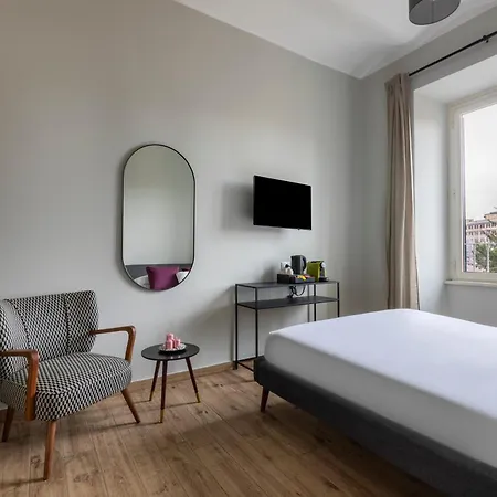 Colosseo Road By Hili 4*